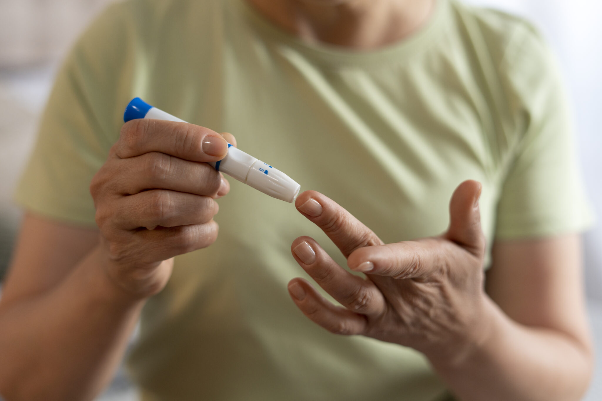 front-view-diabetic-woman-checking-her-glucose-level